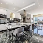 Luxury Duplex 1Bd Penthouse With Large Rooftop Terrace And Pool - Open City And Sea Views - Close To St Julian\'S & Sliema
