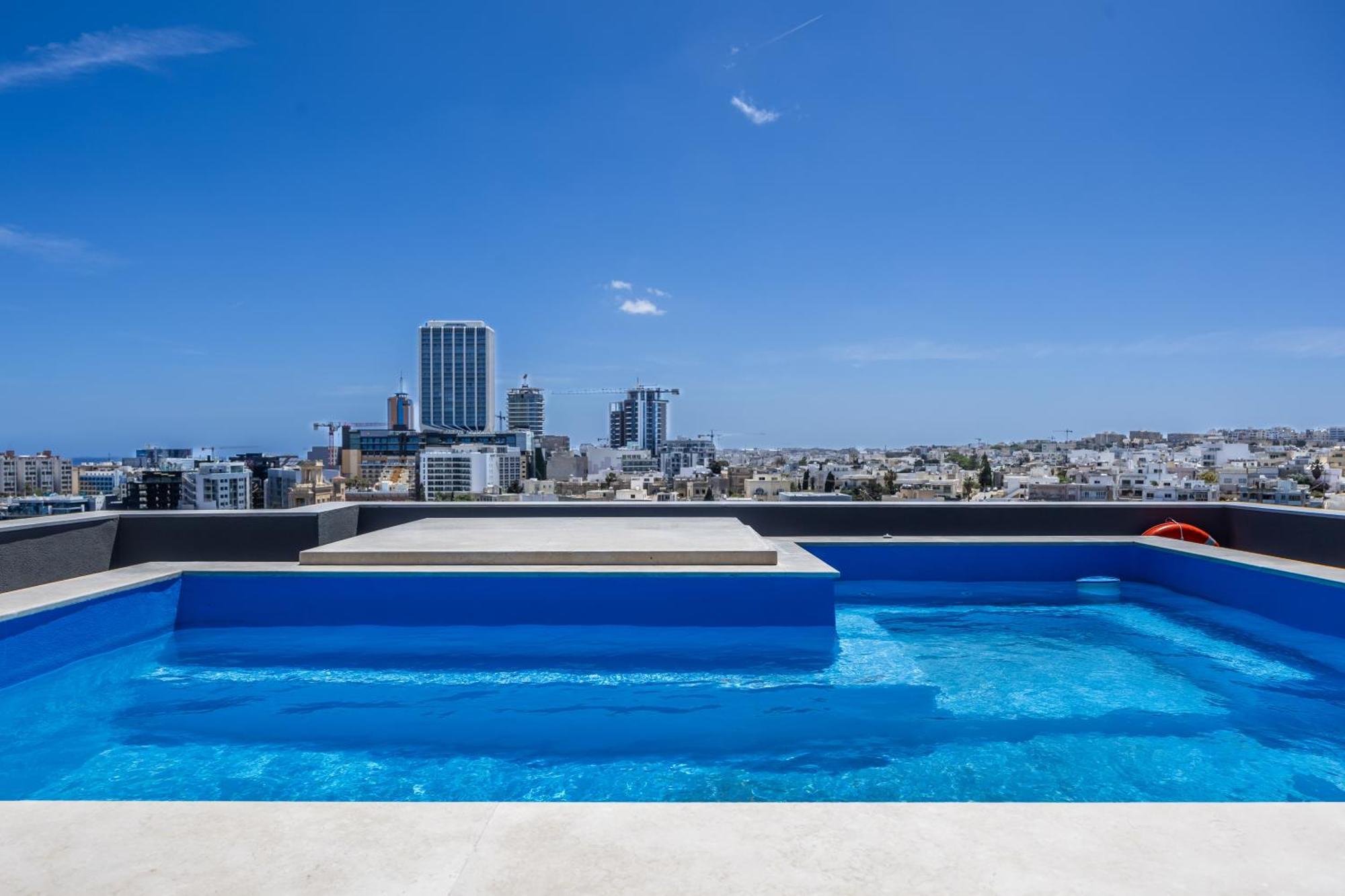 Apartment Luxury Duplex 1bd Penthouse With Large Rooftop Terrace And Pool - Open And Sea Views - Close To St Julian's & Sliema Pembroke