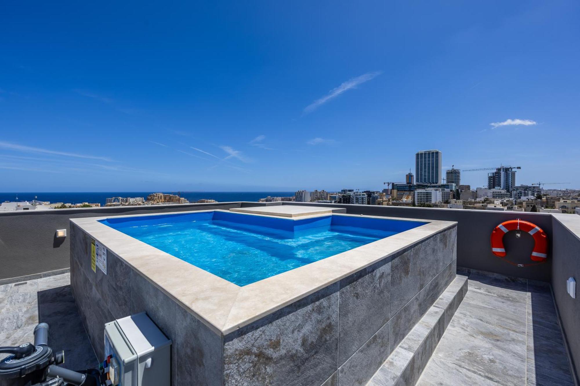 Luxury Duplex 1bd Penthouse With Large Rooftop Terrace And Pool - Open And Sea Views - Close To St Julian's & Sliema *