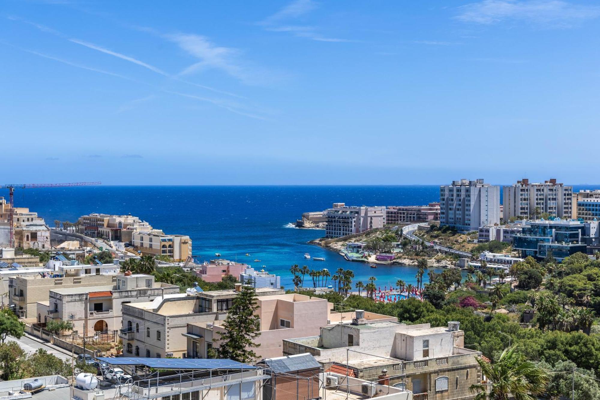 Luxury Duplex 1bd Penthouse With Large Rooftop Terrace And Pool - Open And Sea Views - Close To St Julian's & Sliema Apartment *