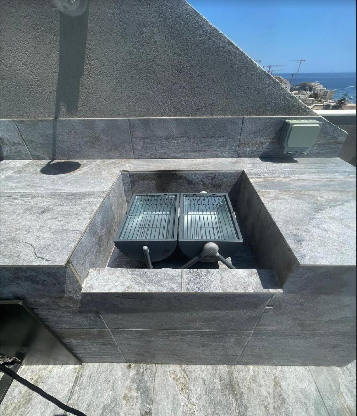 Luxury Duplex 1bd Penthouse With Large Rooftop Terrace And Pool - Open And Sea Views - Close To St Julian's & Sliema Apartment *